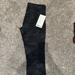 NWT Lululemon Fast & Free HR  tights 25";  Heritage 365 Camo Deep Coal size 10